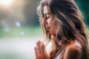 Meditación consciente: crea tu santuario interior con ayuda de los aceites esenciales