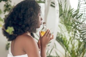 ¿Dónde aplicar aceites esenciales? Guía para usarlos según lo que necesitas