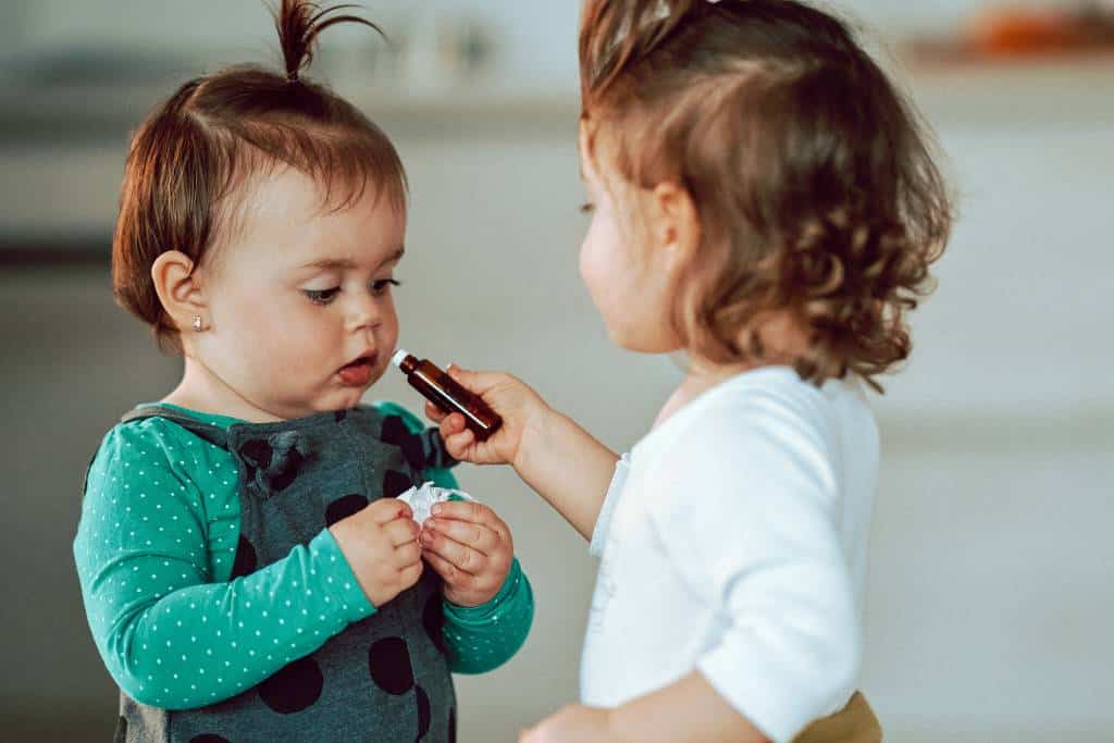 Aceites esenciales en niños: cómo usarlos con seguridad y conciencia