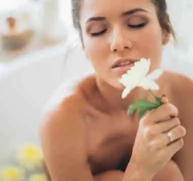 ¿Sabes qué es la Aromaterapia? En Biocorp te explicamos y te brindamos los mejores aceites esenciales en Medellín para aromaterapia y el bienestar del cuerpo.